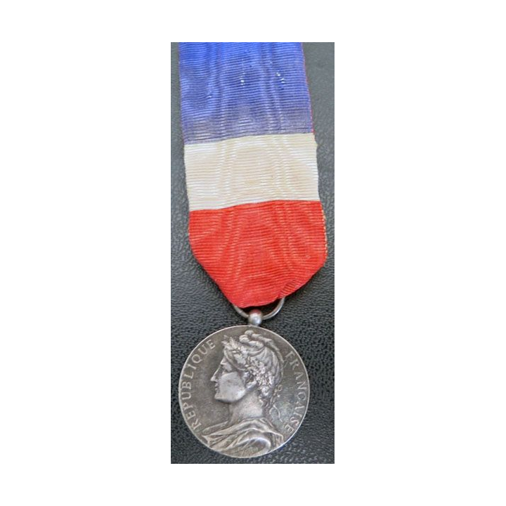 Médaille du travail du ministère du commerce et de l’industrie argent