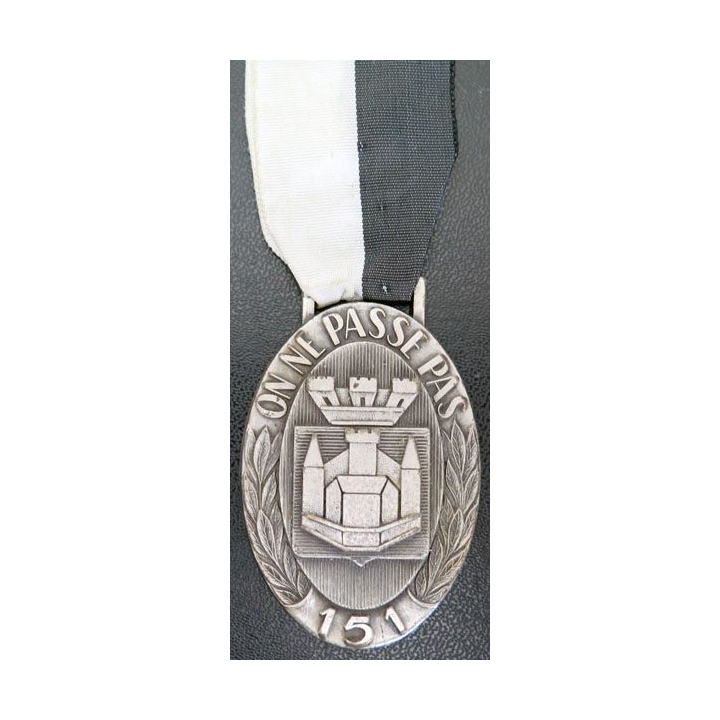 151° RI : médaille du 151° régiment d'infanterie On ne passe pas