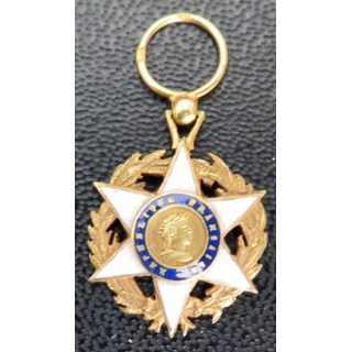 Médaille de chevalier de l'Ordre du mérite agricole en émail et or