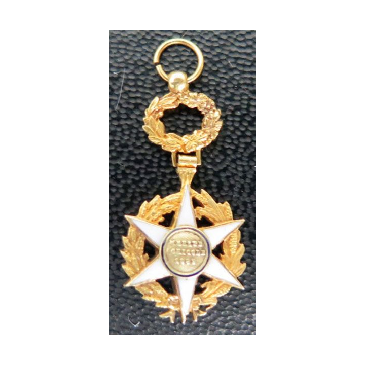 Médaille de commandeur de l'Ordre du mérite agricole en émail et or