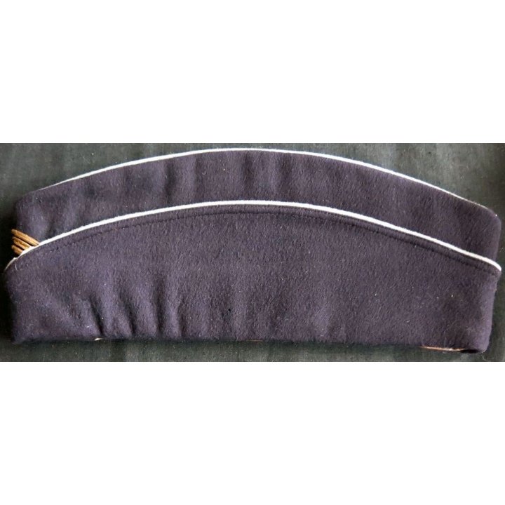 CALOT : calot de capitaine de l'Intendance  Modèle 1957 en feutre de taille 60 bon état