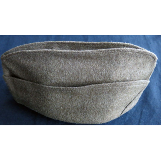 CALOT : calot de l'infanterie coloniale Modèle 1946 feutre kaki de taille 56 avec ancre neuf