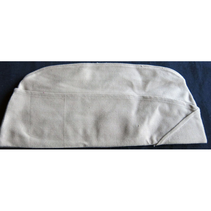 CALOT : calot de l'infanterie coloniale Modèle 1946 feutre kaki de taille 56 avec ancre neuf