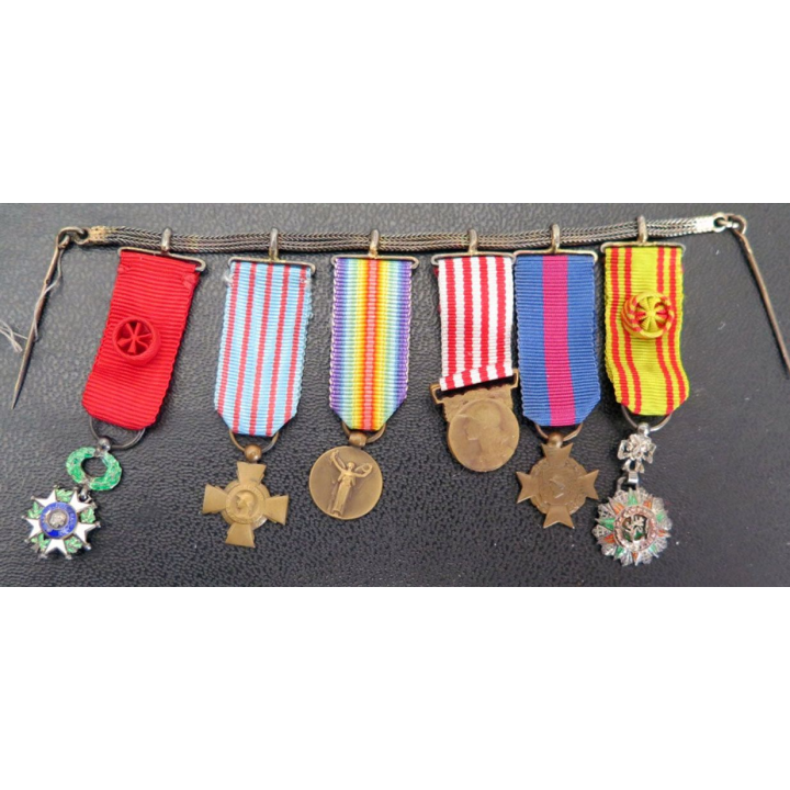Lot de 6 décorations miniatures sur chainette de 1914-1918