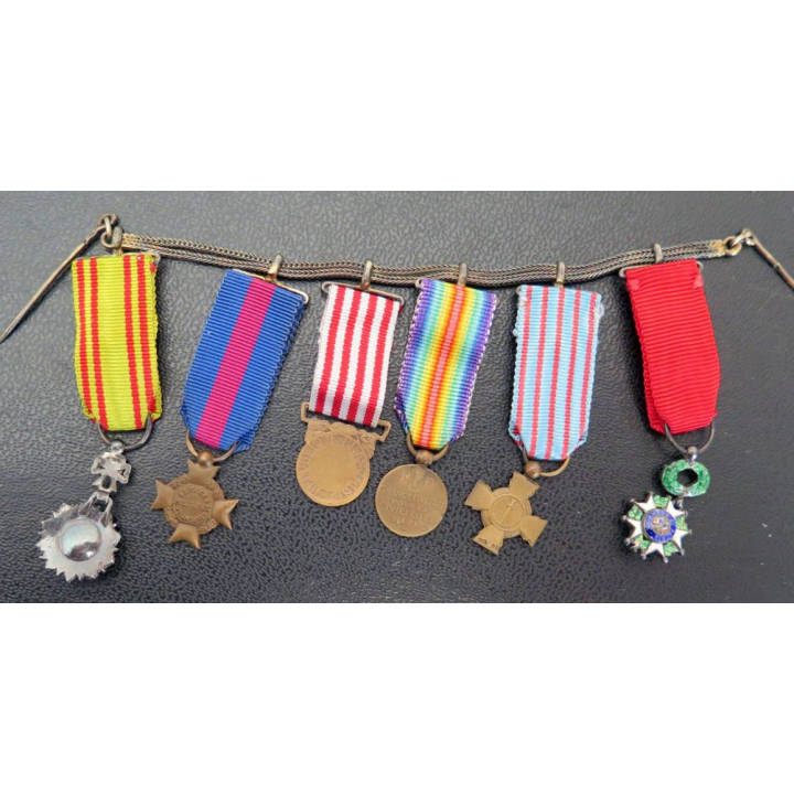 Lot de 6 décorations miniatures sur chainette de 1914-1918