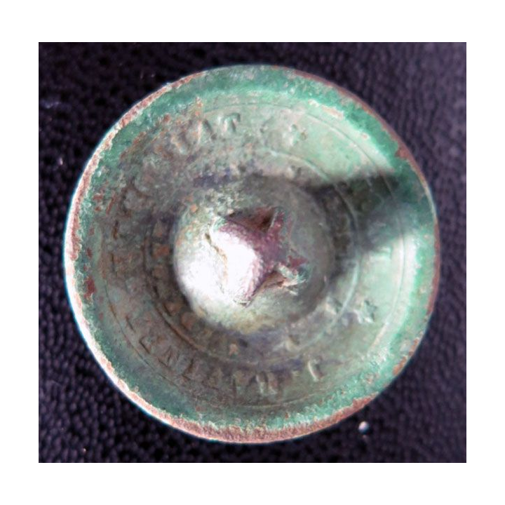 Vieux bouton d'équipage de la flotte du 1° empire français diam 2,2 cm