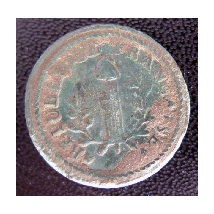 Vieux bouton de la 1° République Française diamètre 2,4 cm