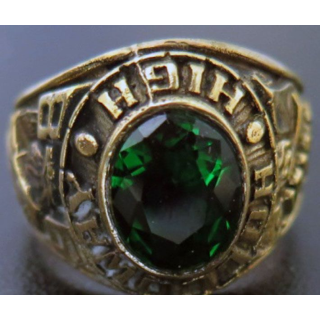 GREAT BRITAIN : bague en or 10 carats (10K) de Holloway High Scholl