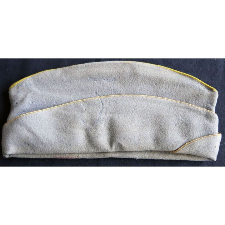 CALOT : calot du 12° régiment chasseurs d'Afrique 2° DB Modèle 1946 de taille 57 usagé