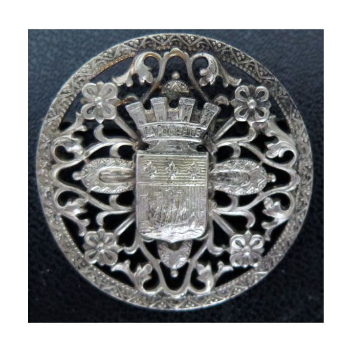 Très belle broche à priori en argent de la Rochelle de diamètre 3,7 cm