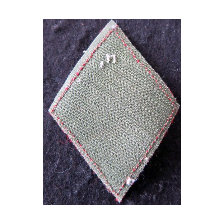 LOSANGE DE BRAS MODÈLE 45 :  57° régiment d'artillerie cadre sur scratch