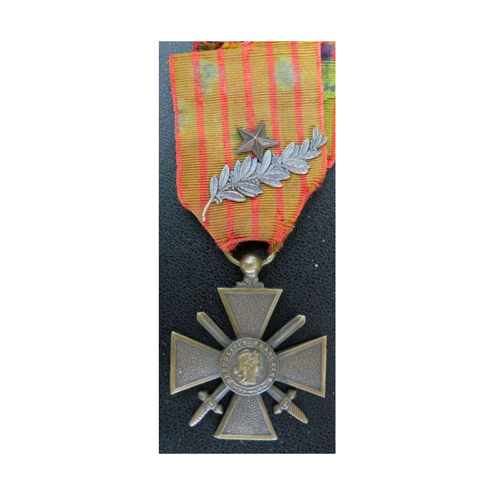Croix de guerre 1914-1918 avec trois citations 1 palme et 1 étoile
