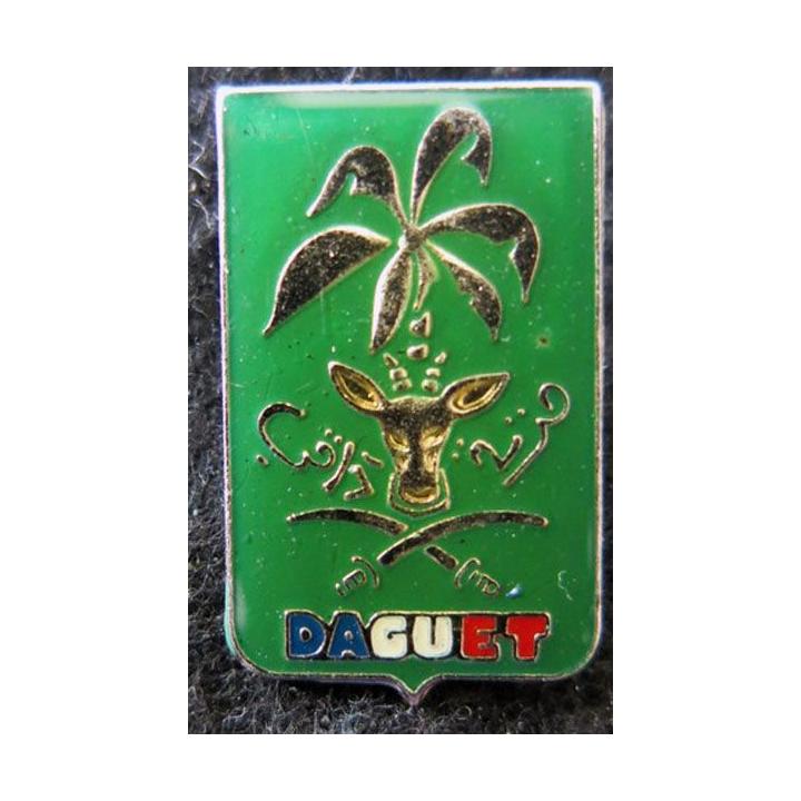 PIN'S DIVISION DAGUET : pin's métallique de la division Daguet 25 mm