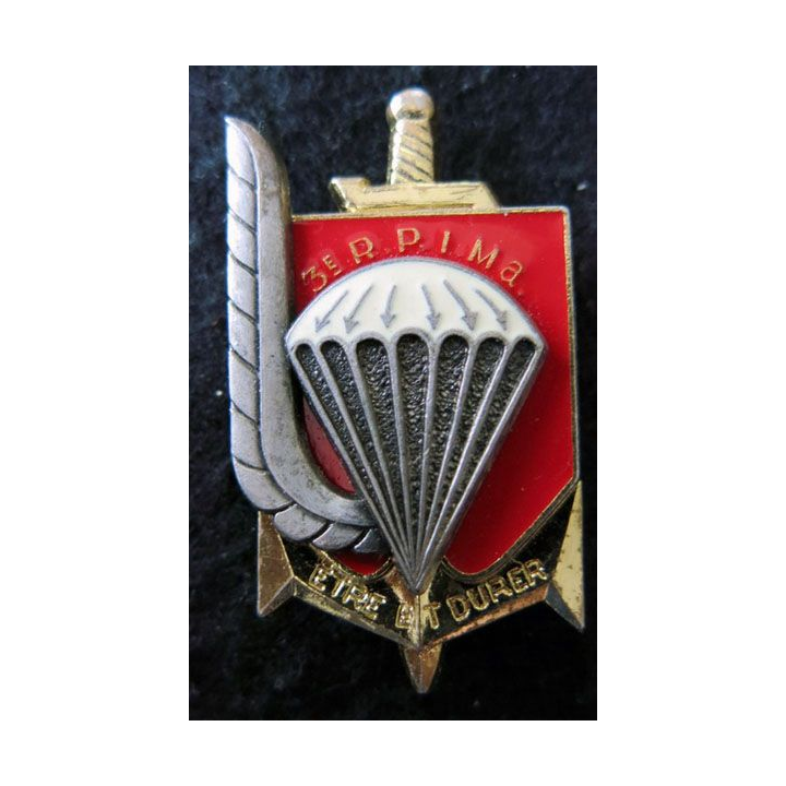 3° RPIMA : insigne métallique du 3° régiment parachutiste d'infanterie de marine de fabrication Delsart G. 445 relief