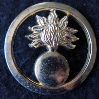 ÉCOLES : insigne de béret des écoles de fabrication Delsart Sens