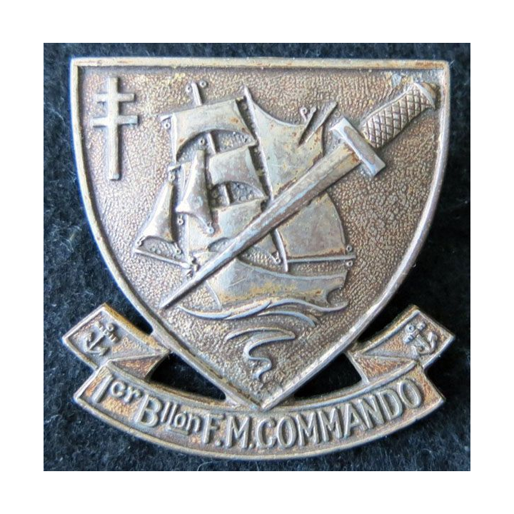 MARINE : Insigne de béret du bataillon de fusiliers marins commando fixation anneaux