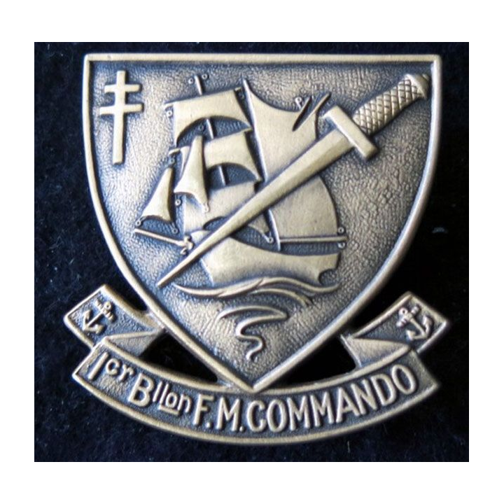 MARINE : Insigne de béret du bataillon de fusiliers marins commando fixation anneaux