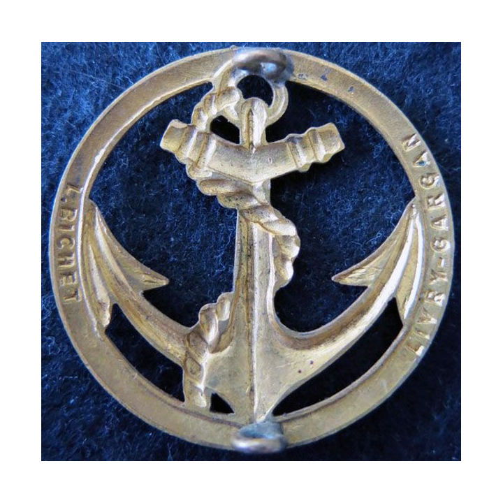 TDM : insigne de béret des troupes coloniales et de marine fabrication L. Bichet