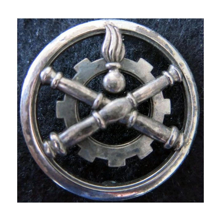 MATERIEL : insigne de béret du matériel de fabrication Y. Delsart