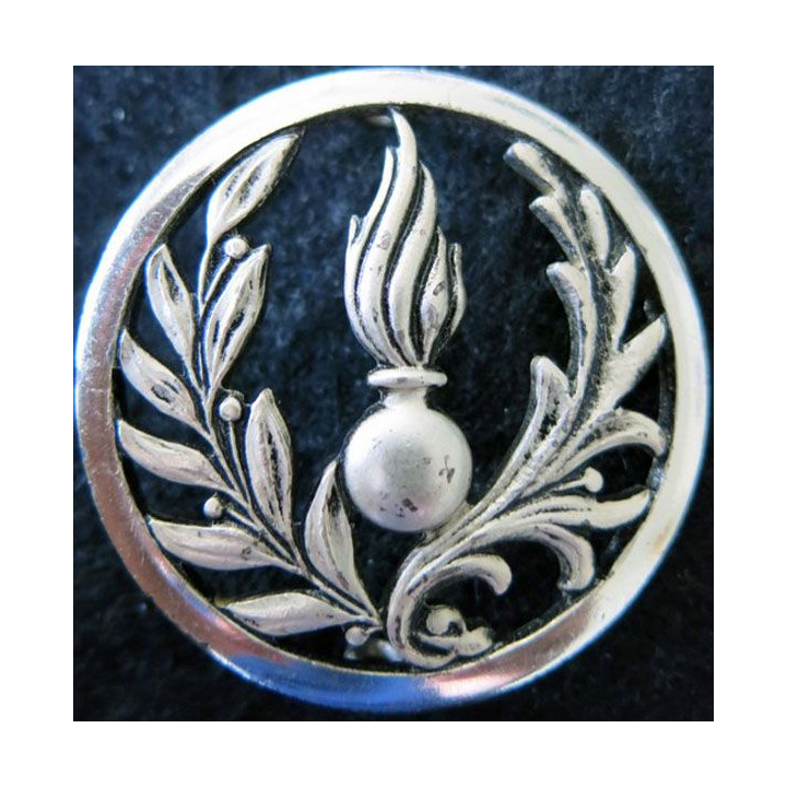 INTENDANCE : insigne de béret de l'Intendance et du commissariat  fabrication Coinderoux