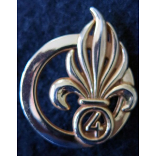 INSIGNE DE BÉRET 4° RE : insigne de béret du 4° régiment étranger de fabrication non spécifiée