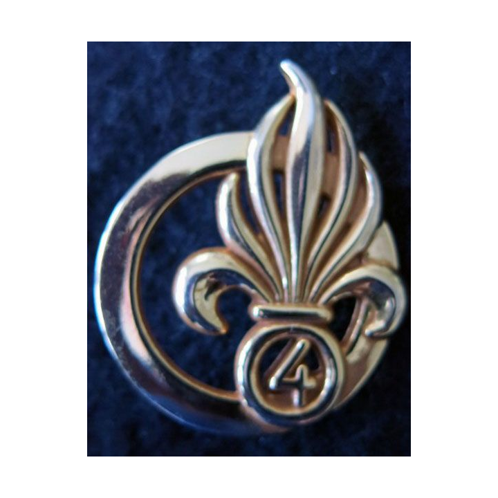 INSIGNE DE BÉRET 4° RE : insigne de béret du 4° régiment étranger de fabrication non spécifiée