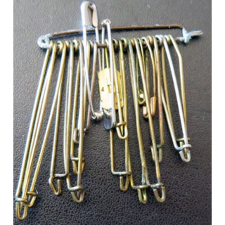 MILITARIA : lot de 15 épingles pour insignes diverses dimensions