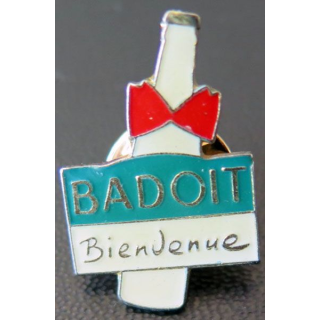 Pin's bouteille de Badoit bienvenue