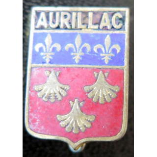 insigne blason en émail de la ville d'Aurillac 13 x 18 mm coquillage 