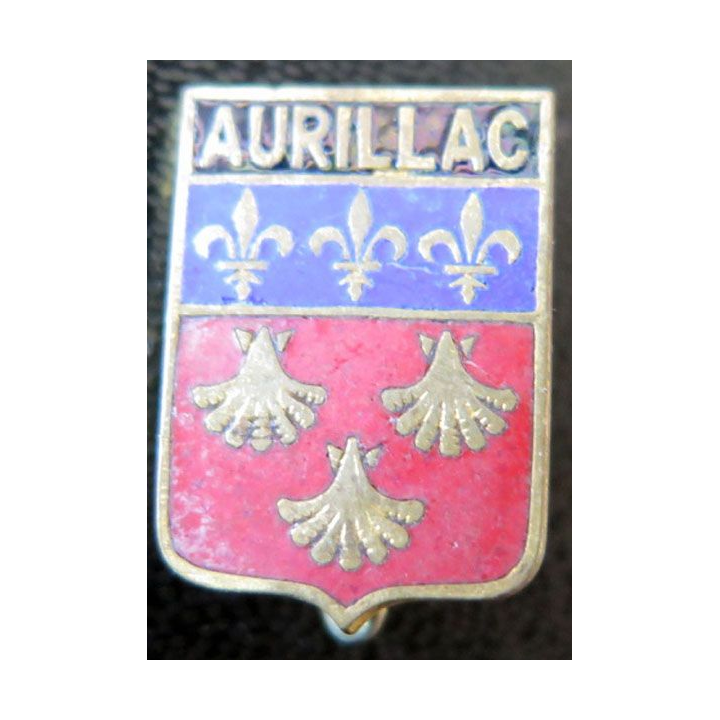 insigne blason en émail de la ville d'Aurillac 13 x 18 mm coquillage 