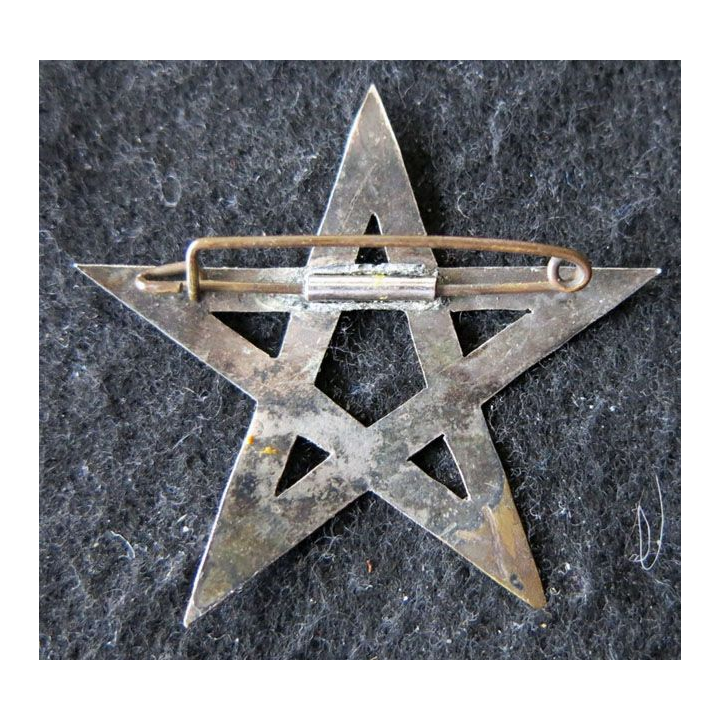 MUONG : insigne de béret du bataillon Muong en chrome de fabrication locale