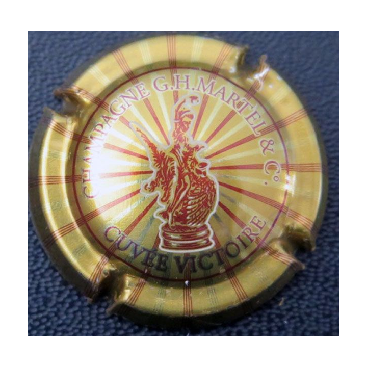 Capsule Muselet de bouteille de champagne G.H Martel or et bordeaux cuvée victoire