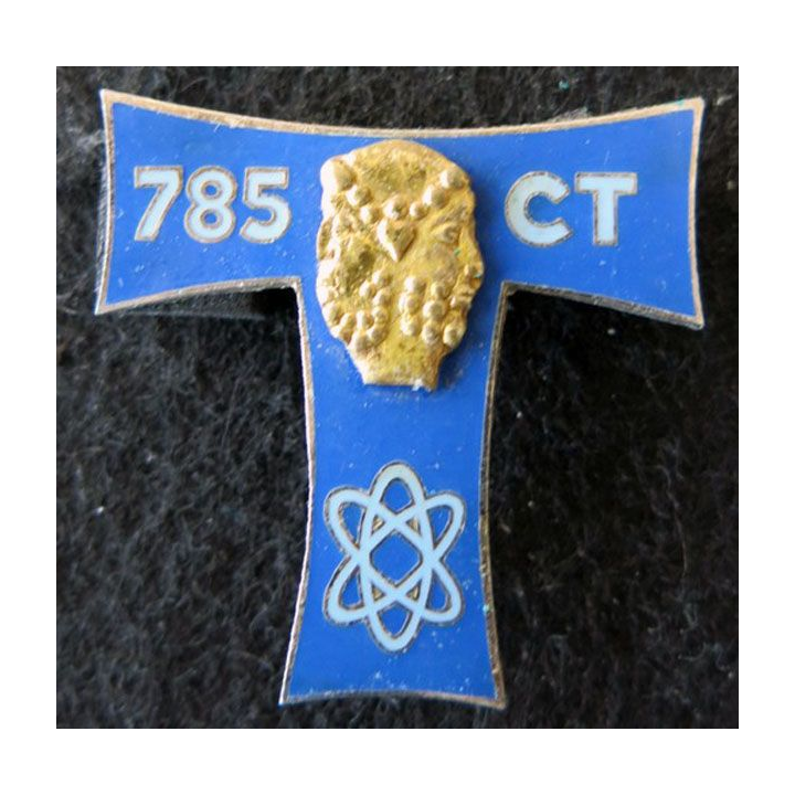 785° CT : insigne métallique de la 785° compagnie de transmissions de fabrication Drago Paris G. 2246