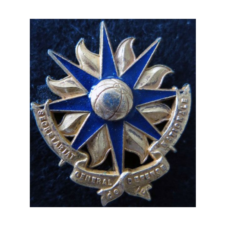 SGDN : insigne métallique du secrétariat général de la Défense Nationale de fabrication Drago  G. 3333 N° 36