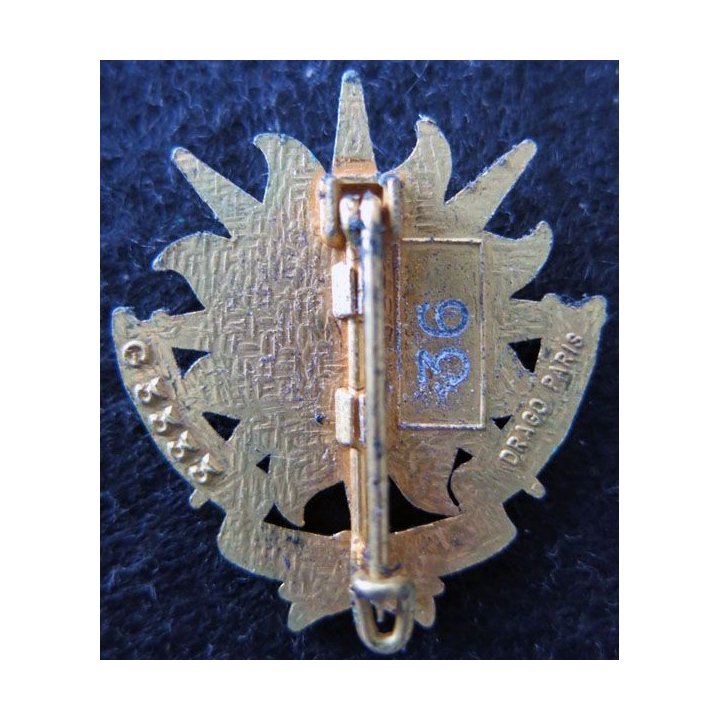 SGDN : insigne métallique du secrétariat général de la Défense Nationale de fabrication Drago  G. 3333 N° 36