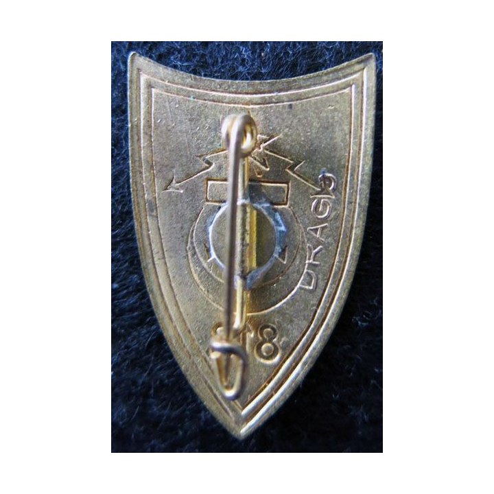 818° CT : insigne métallique de la 818° compagnie de transmissions de fabrication Drago matricé en émail