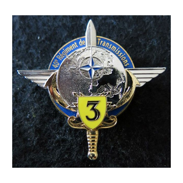 40° RT : Insigne de la 3° compagnie du 40° régiment de transmissions de fabrication ABP N° 156