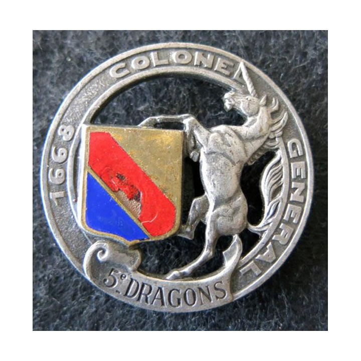 5° RD : insigne métallique du 5° régiment de dragons de fabrication Drago Paris H.665 en émail