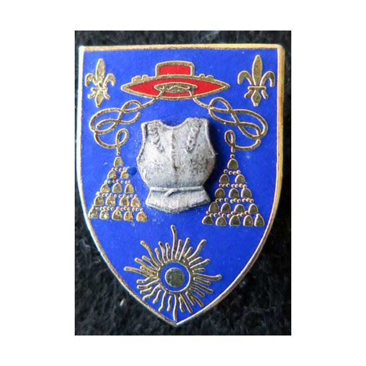6° RC : insigne métallique du 6° régiment de cuirassiers fabrication Arthus Bertrand G. 829 en émail