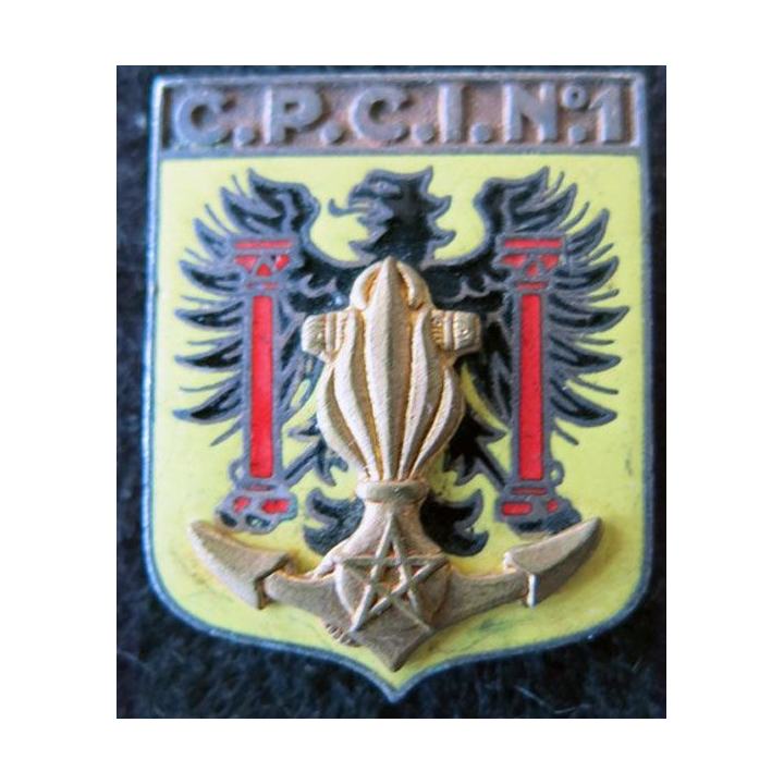CPCI N° 1 : insigne métallique du centre perfectionnement cadres infanterie N° 1 fabrication Drago G. 1670