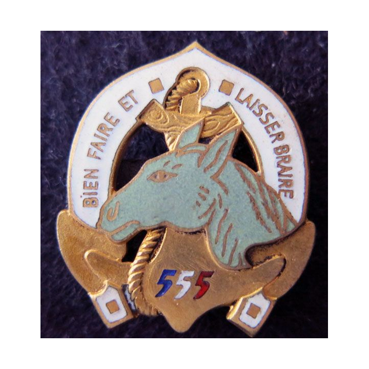 555° CM EO : insigne métallique de la  555° Compagnie Muletière en Extrême Orient Drago Romainville émail