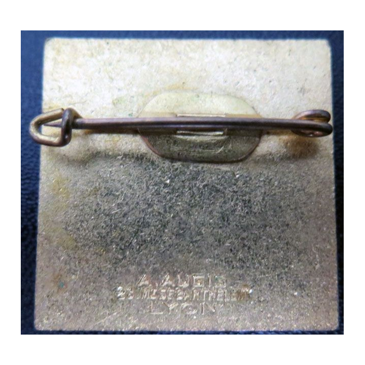 CAPUCINE : insigne du Dragueur 322 Capucine fabrication Augis en émail
