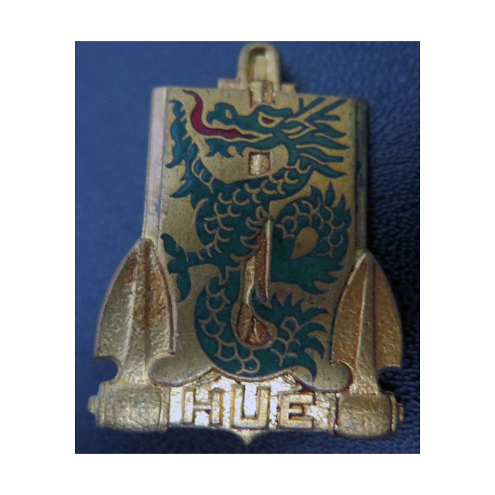 HUE : insigne du Patrouilleur Hué (Courtois) organeau plein en émail