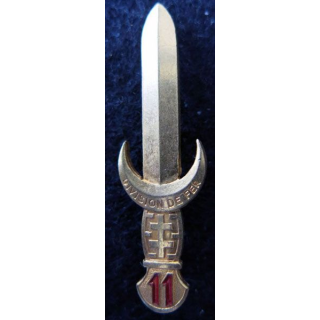 11° DI : Insigne métallique de la 11° division d’infanterie "division de fer" métal peint
