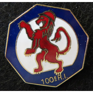 100° RI : insigne métallique du 100° régiment d'infanterie de fabrication AB G. 3337 en émail
