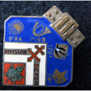 11° DI : Insigne métallique de la 11° division d’infanterie "division de fer" 1939-1940 Arthus Bertrand Paris Déposé en émail