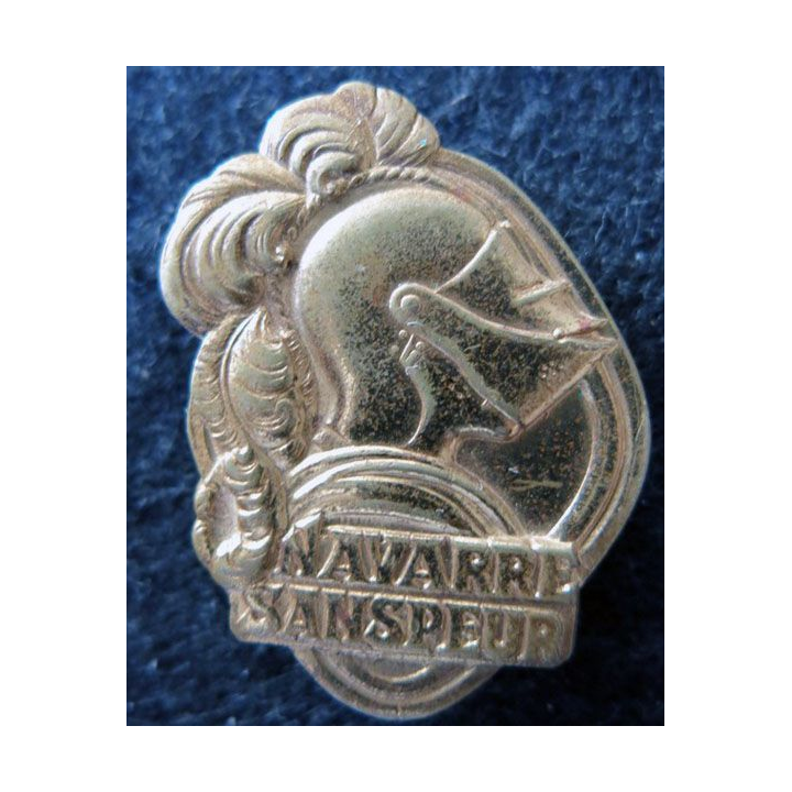 5° RI : insigne métallique du 5° régiment d'infanterie Navarre sans peur type L. Bazor