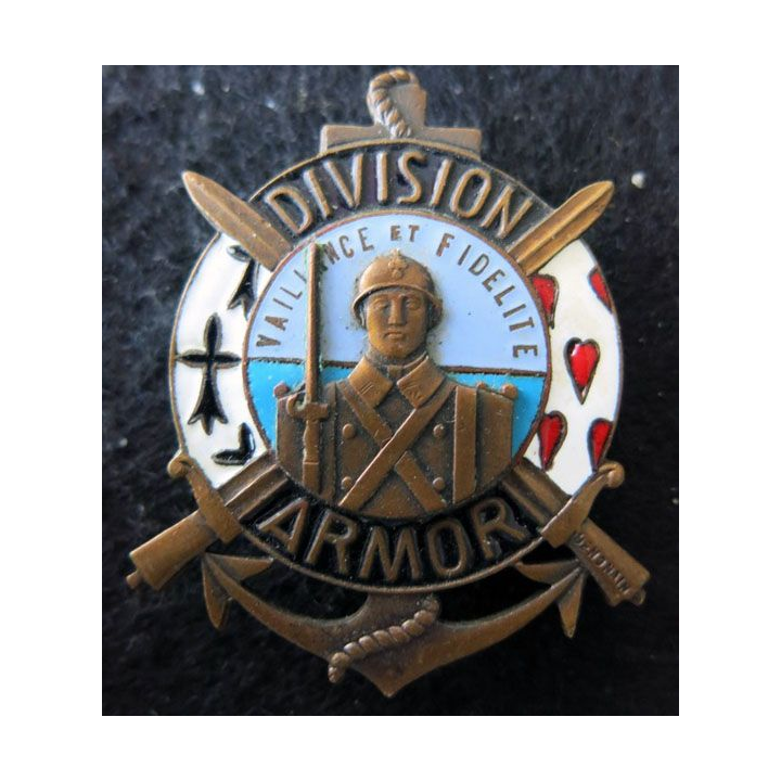 61° DI : insigne 61° division infanterie de fabrication Arthus Bertrand Paris déposé en émail