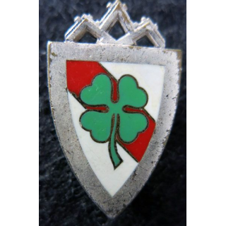 153° RI : Insigne métallique du 153° régiment d'infanterie de fabrication Drago Paris G. 1173 guilloché en émail
