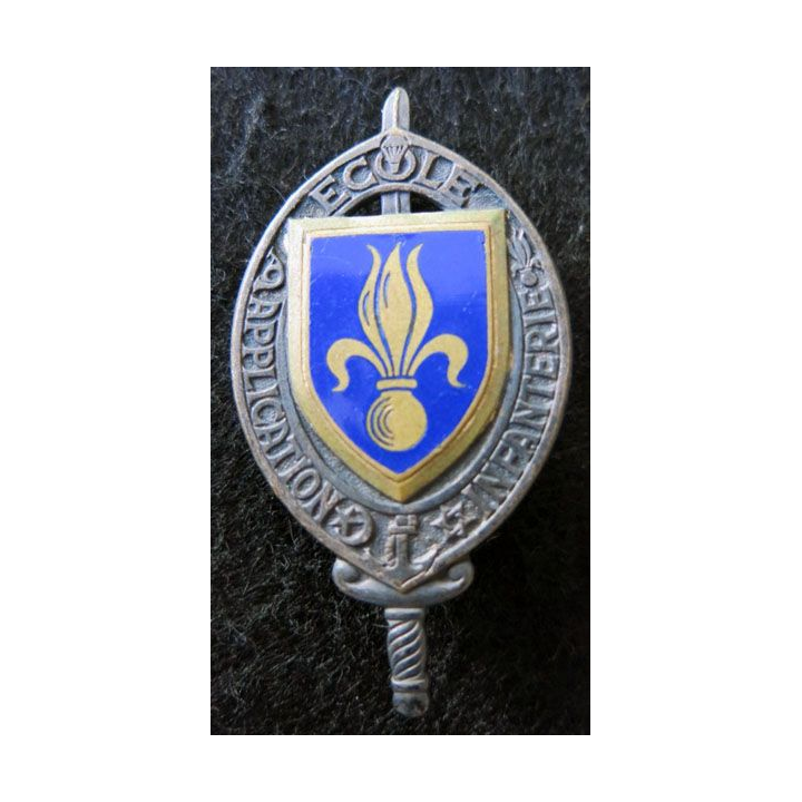 Insigne métallique de l'école d’application d’infanterie d'Auvours Drago Paris H. 340 en émail